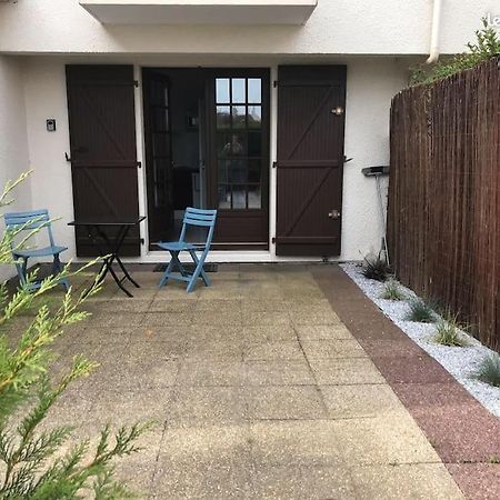 Studio De Plain-Pied Avec Terrasse Tout Proche Mer Courseulles-sur-Mer Exterior photo