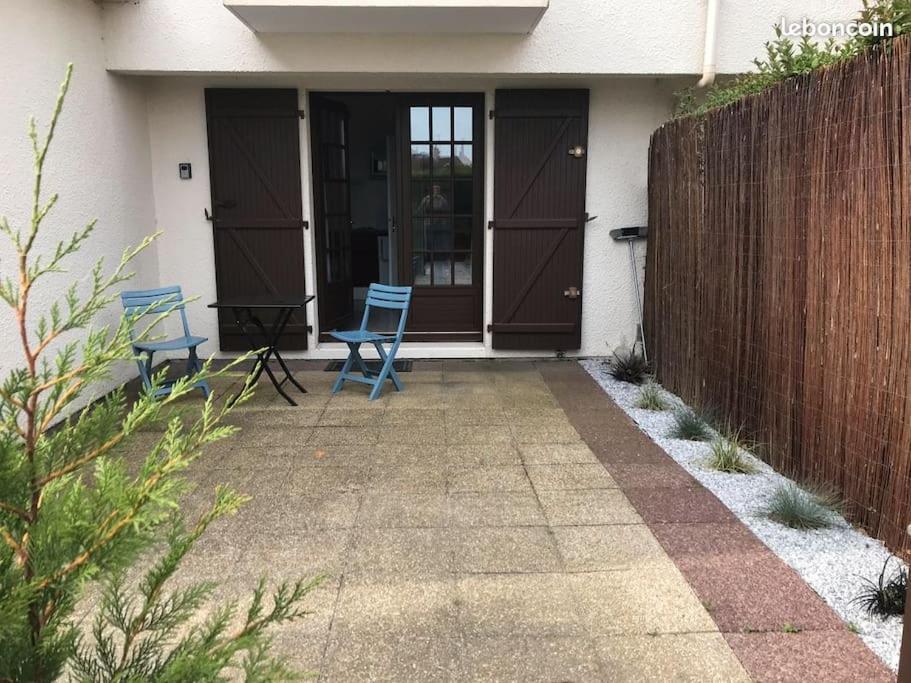 Studio De Plain-Pied Avec Terrasse Tout Proche Mer Courseulles-sur-Mer Exterior photo